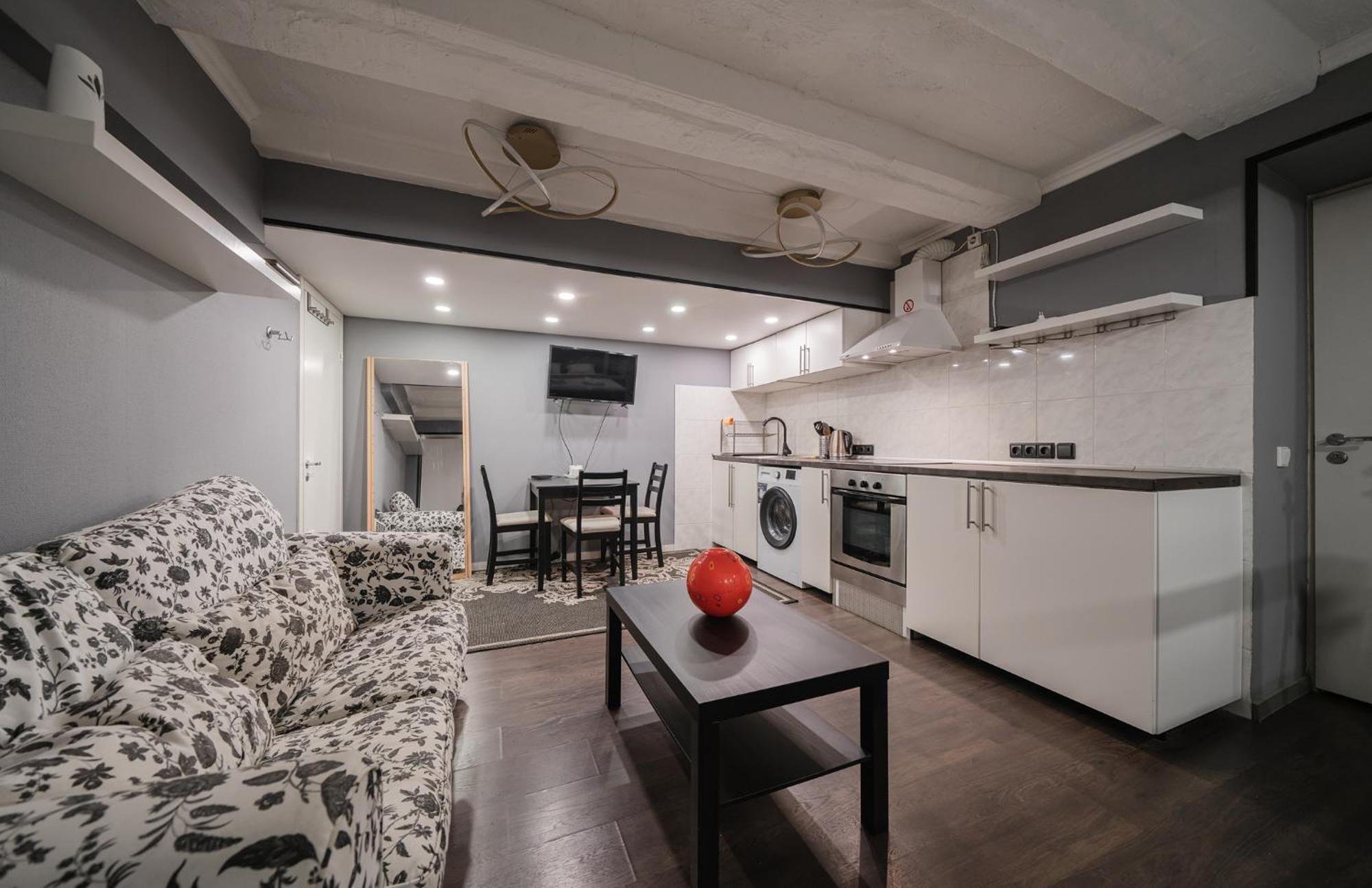 Islandijos Self Check-In Basement Apartments Аеропорт Вільнюс Екстер'єр фото